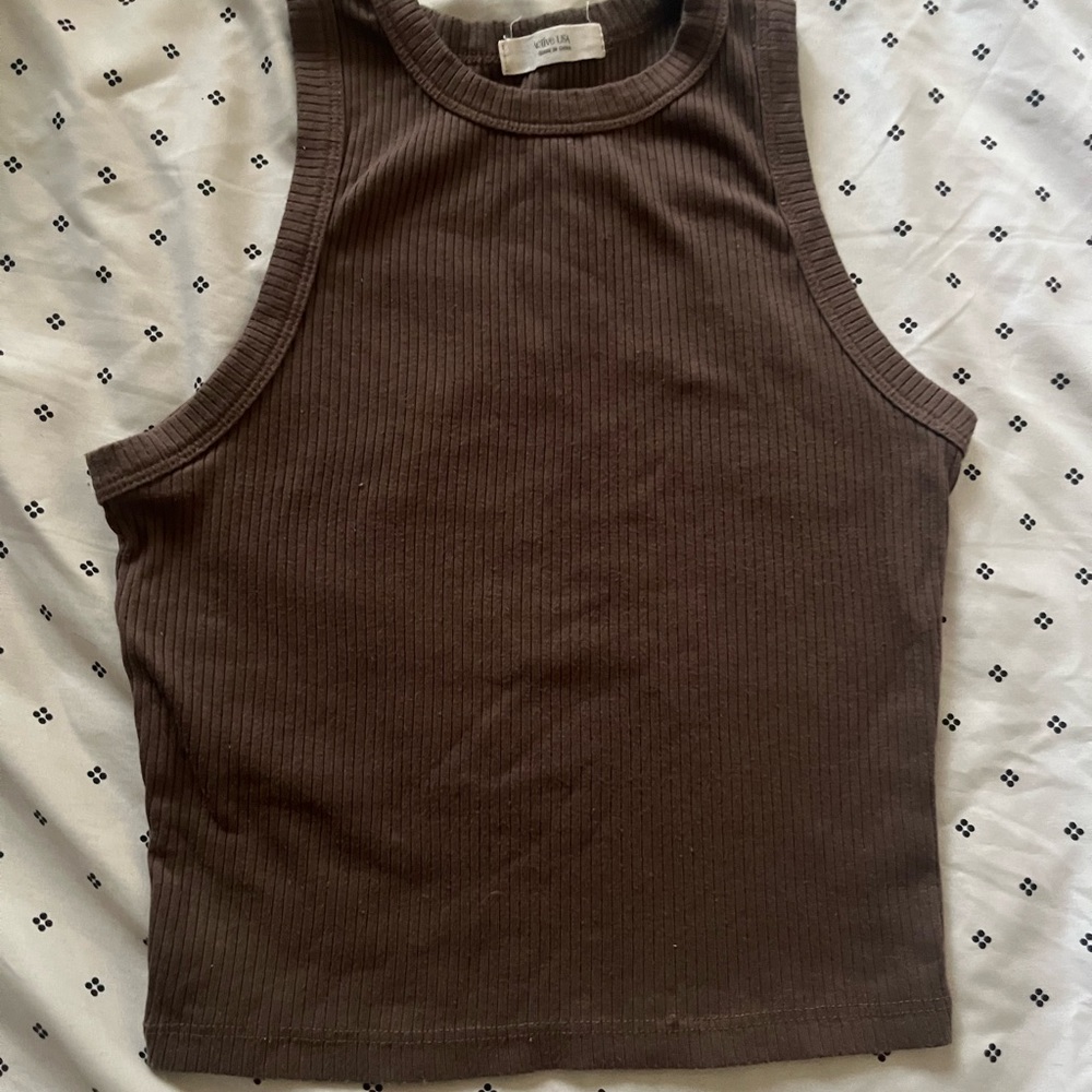 (s) (could fit xs) Active USA- Brown tank